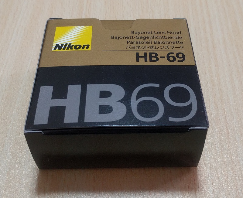 レンズフード（HB69）の箱