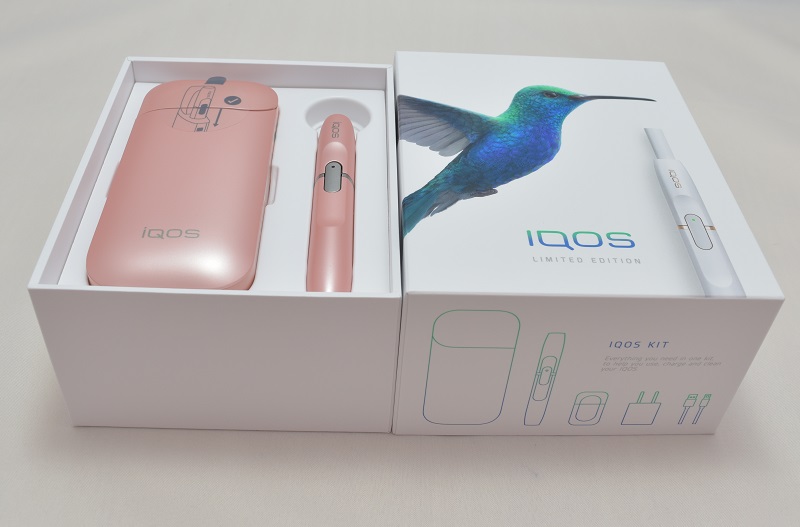iQOS（アイコス）の限定色Rosé Pink（ロゼピンク）の箱を開けてみたところ