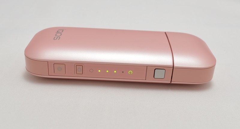 iQOS（アイコス）の限定色Rosé Pink（ロゼピンク）の初期充電