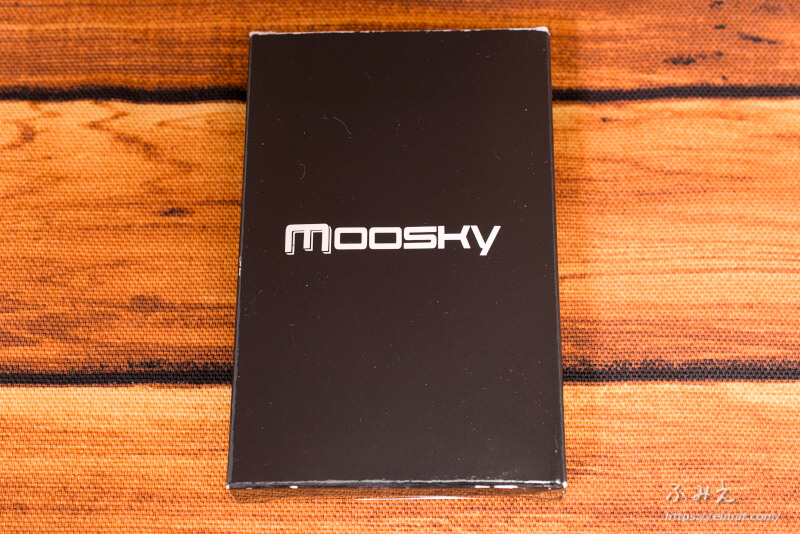 プルームテック互換バッテリー「Moosky(改良版)」のフィルムを剥がしたパッケージ正面