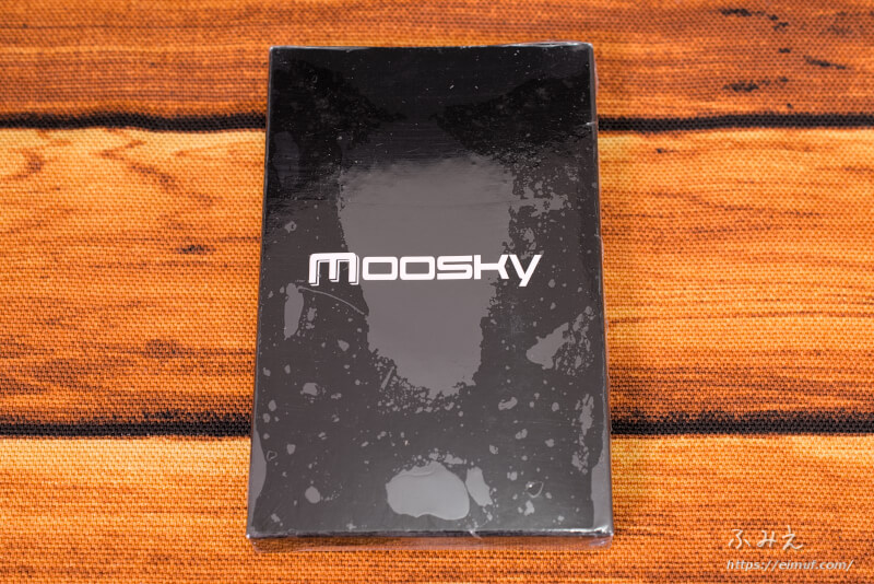 プルームテック互換バッテリー「Moosky」のパッケージ正面