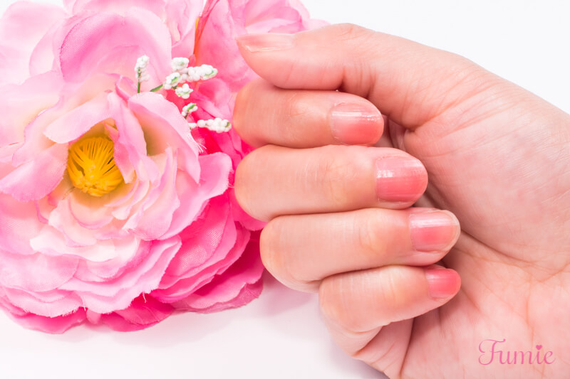 メピュ パウダーマニキュア #ローズピンク を爪に塗ってみた